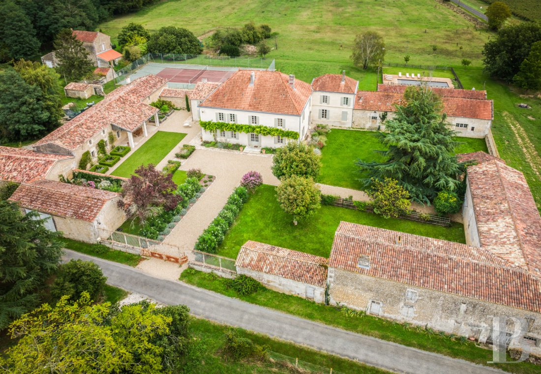 En Charente-Maritime, entre Saintes et Royan, un ancien domaine viticole converti en maison de famille - photo  n°47